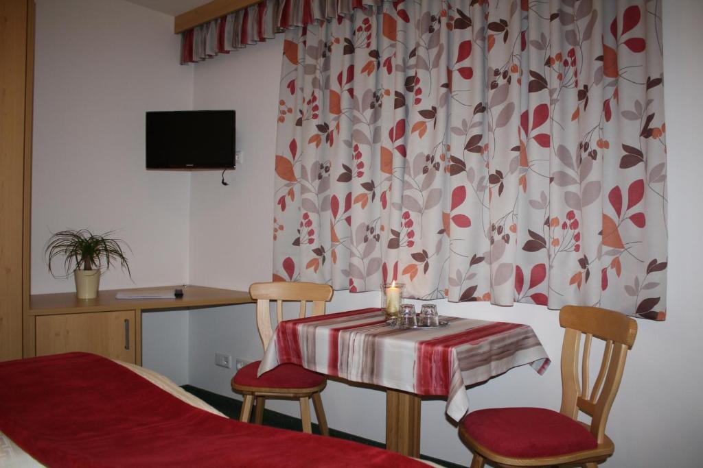 Zimmervermietung Babsy Zell am See Room photo