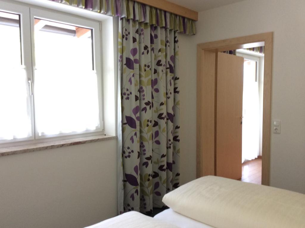 Zimmervermietung Babsy Zell am See Room photo
