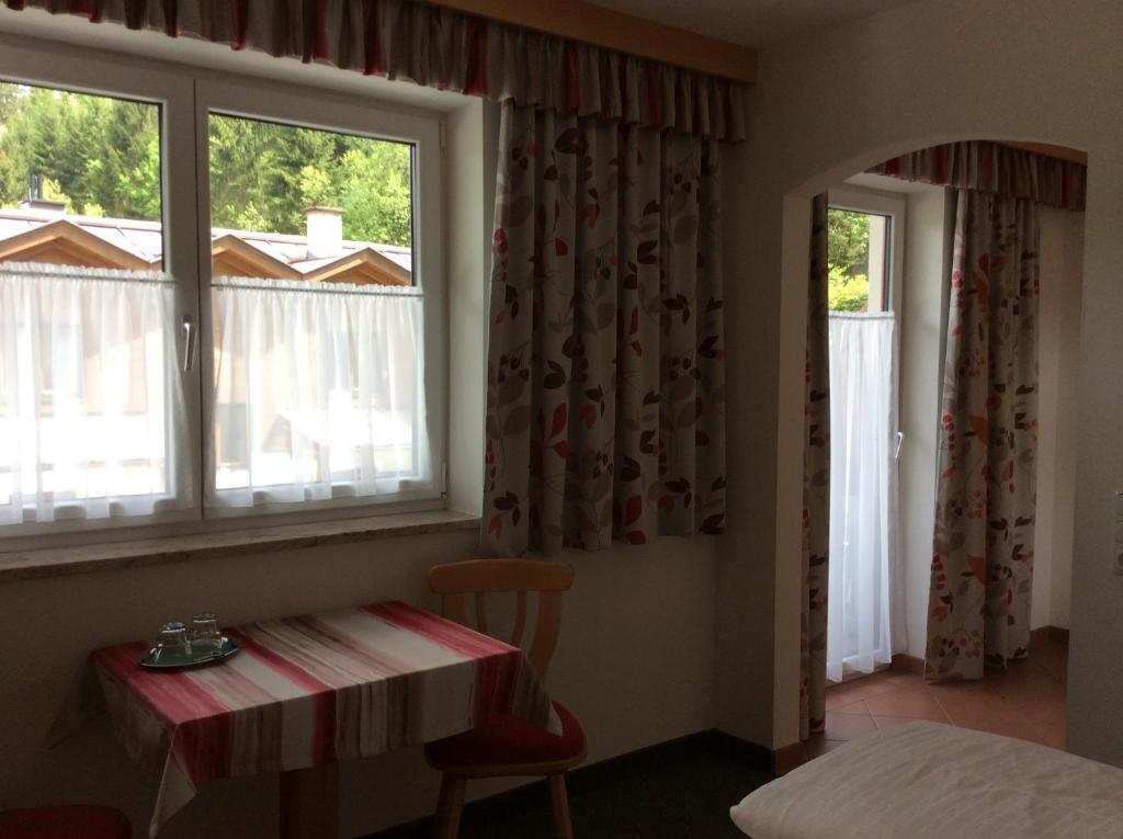 Zimmervermietung Babsy Zell am See Room photo