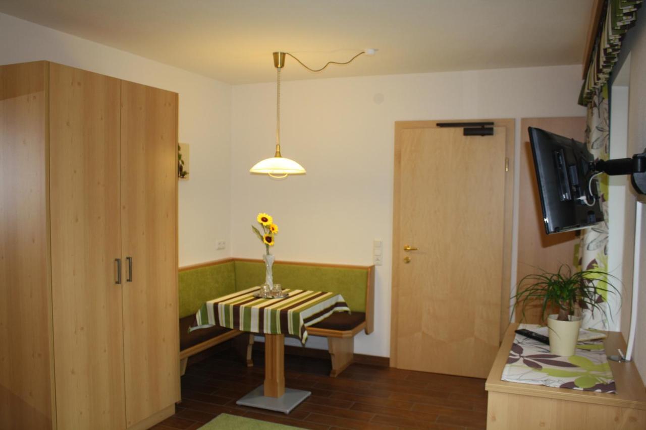 Zimmervermietung Babsy Zell am See Room photo